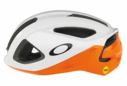 Casque Aero Oakley ARO3 Mips Blanc Rouge / Rouge -Cyclisme Triathlon Soldes Magasin unnamed file 2382