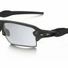 Lunettes OAKLEY FLAK 2.0 XL Noir - Photochromique Réf OO9188-16 Noir / Camouflage / Rouge -Cyclisme Triathlon Soldes Magasin unnamed file 379