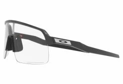 Lunettes Oakley Sutro Lite Matte Carbon Photochromic / Ref : OO9463-4539 Noir / Rose 20 Lunettes Oakley Sutro Lite Matte Carbon Photochromic / Ref : OO9463-4539 Noir / Rose -Cyclisme Triathlon Soldes Magasin unnamed file 433