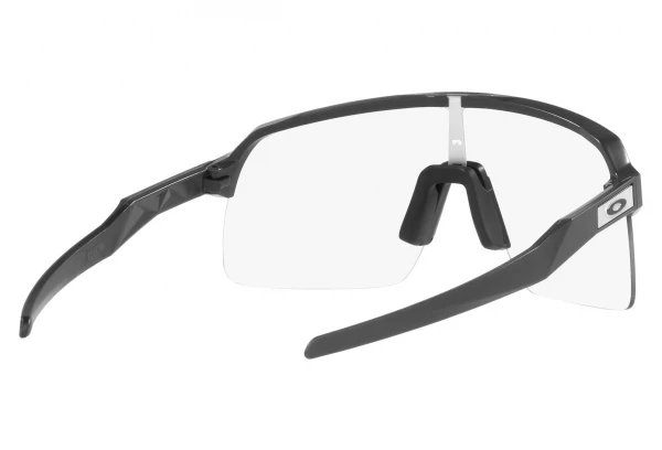 Lunettes Oakley Sutro Lite Matte Carbon Photochromic / Ref : OO9463-4539 Noir / Rose 7 Lunettes Oakley Sutro Lite Matte Carbon Photochromic / Ref : OO9463-4539 Noir / Rose – Image 5