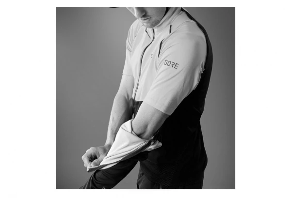 Veste Coupe-Vent GORE Wear Phantom Gore-Tex Infinium Jaune Fluo Noir 10 Veste Coupe-Vent GORE Wear Phantom Gore-Tex Infinium Jaune Fluo Noir – Image 8